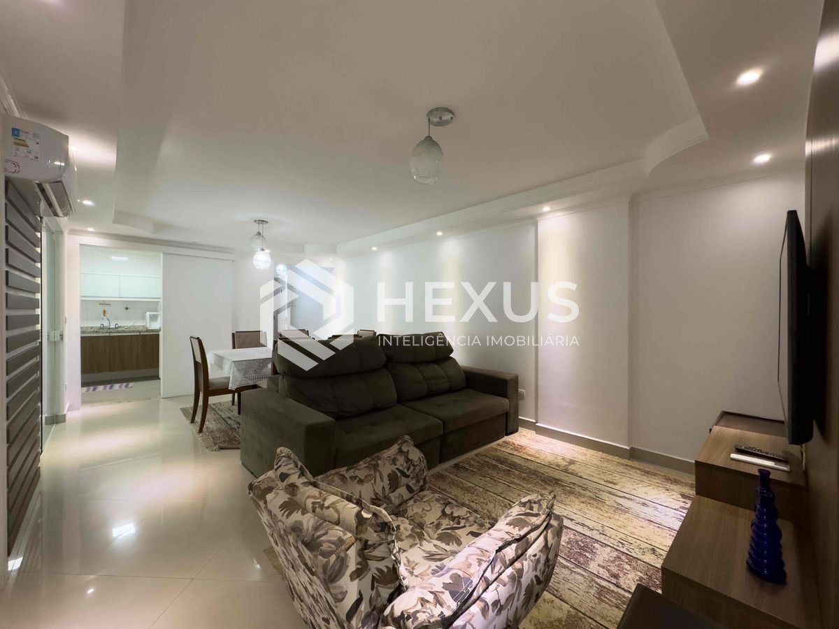 Foto 5 de Apartamento reformado com varanda gourmet e lazer na quadra mar da Praia das Pitangueiras, Guaruja