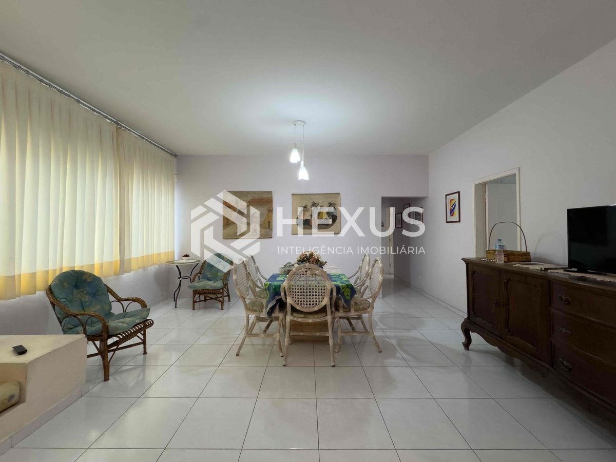 Foto 2 de Apartamento com vista livre na quadra mar da Praia das Pitangueiras, Guaruja