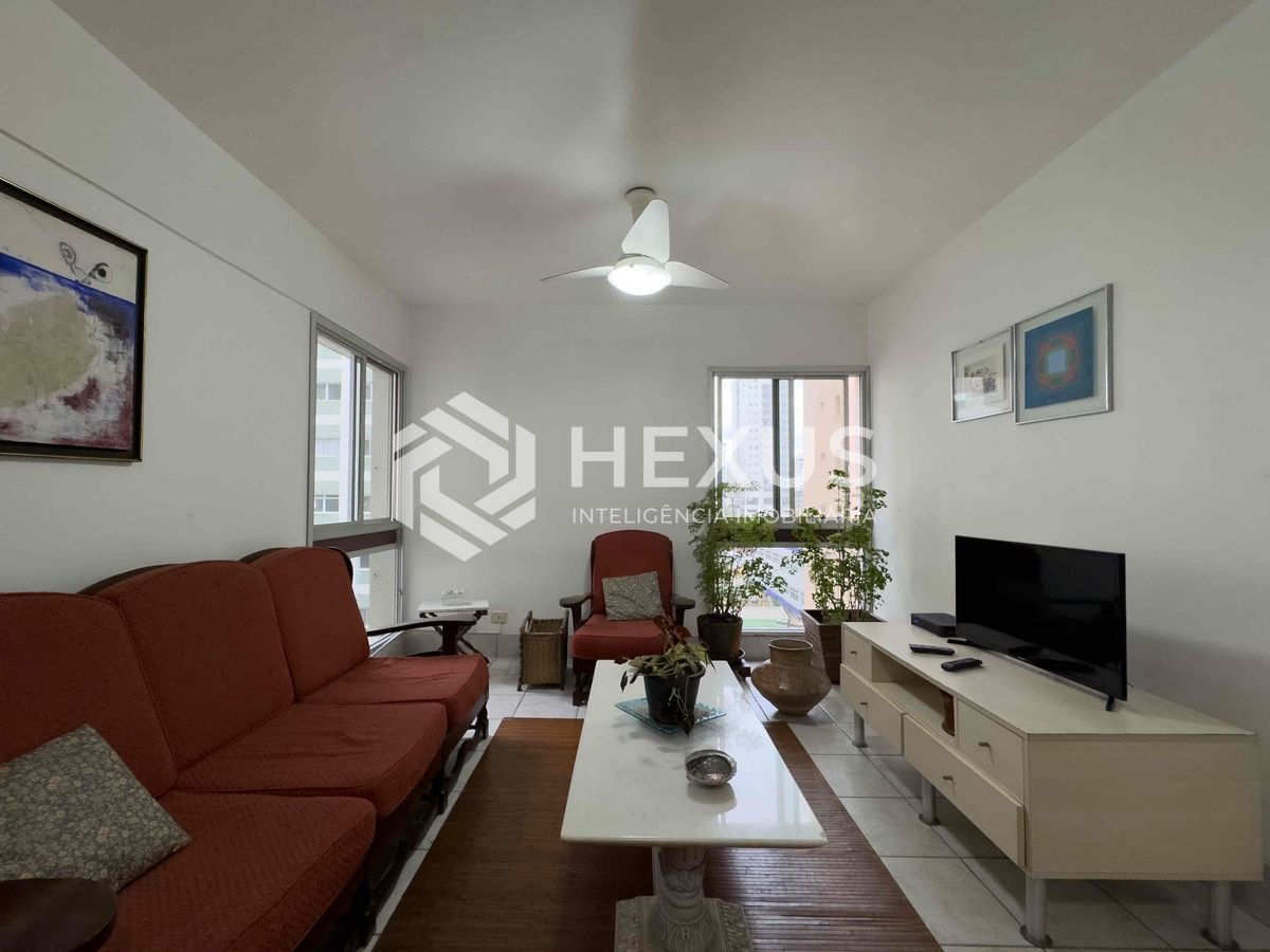 Foto 2 de Apartamento com varanda na a uma quadra da Praia das Pitangueiras, Guaruja