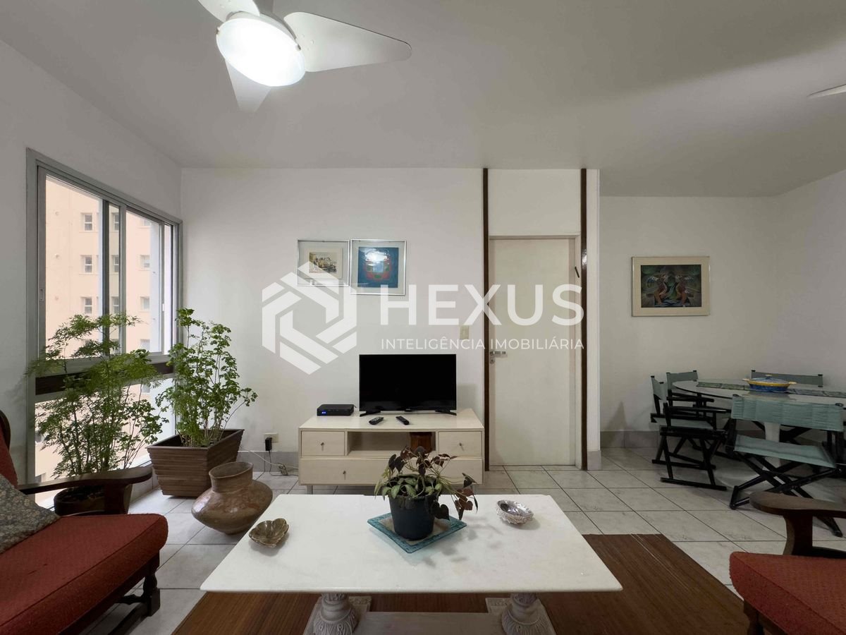 Foto 4 de Apartamento com varanda na a uma quadra da Praia das Pitangueiras, Guaruja