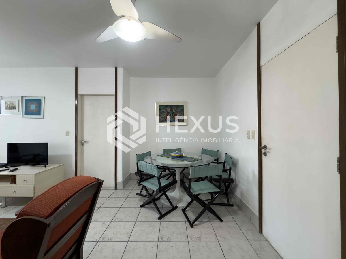 Foto 5 de Apartamento com varanda na a uma quadra da Praia das Pitangueiras, Guaruja