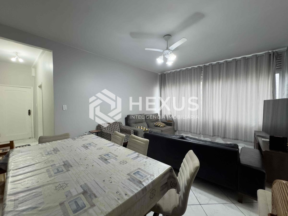 Foto 2 de Apartamento reformado e mobiliado na quadra mar da Praia das Pitangueiras, Guaruja
