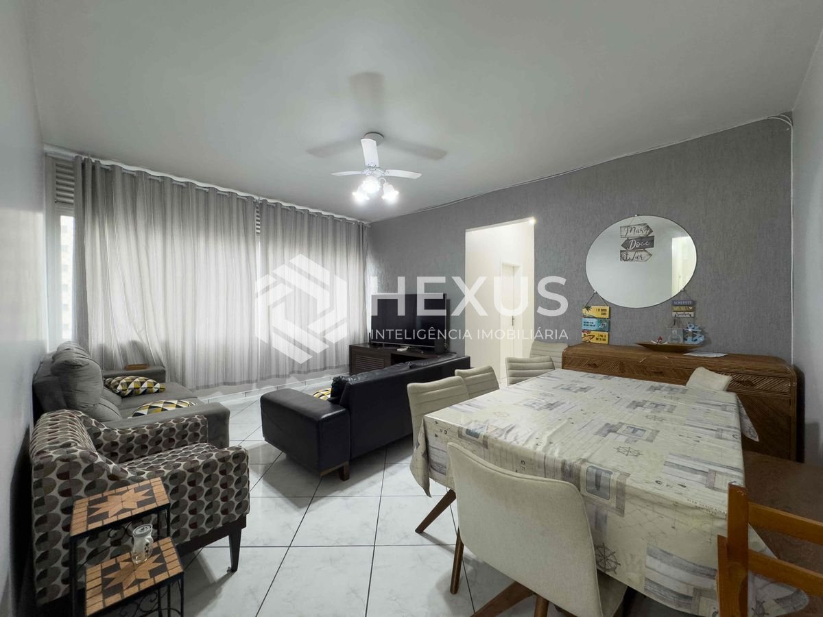 Foto 3 de Apartamento reformado e mobiliado na quadra mar da Praia das Pitangueiras, Guaruja
