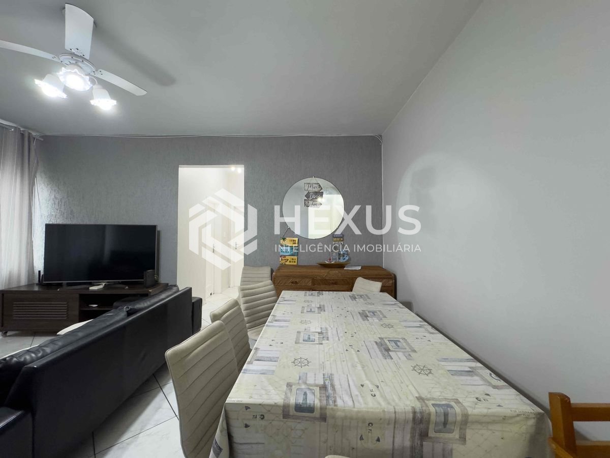 Foto 4 de Apartamento reformado e mobiliado na quadra mar da Praia das Pitangueiras, Guaruja