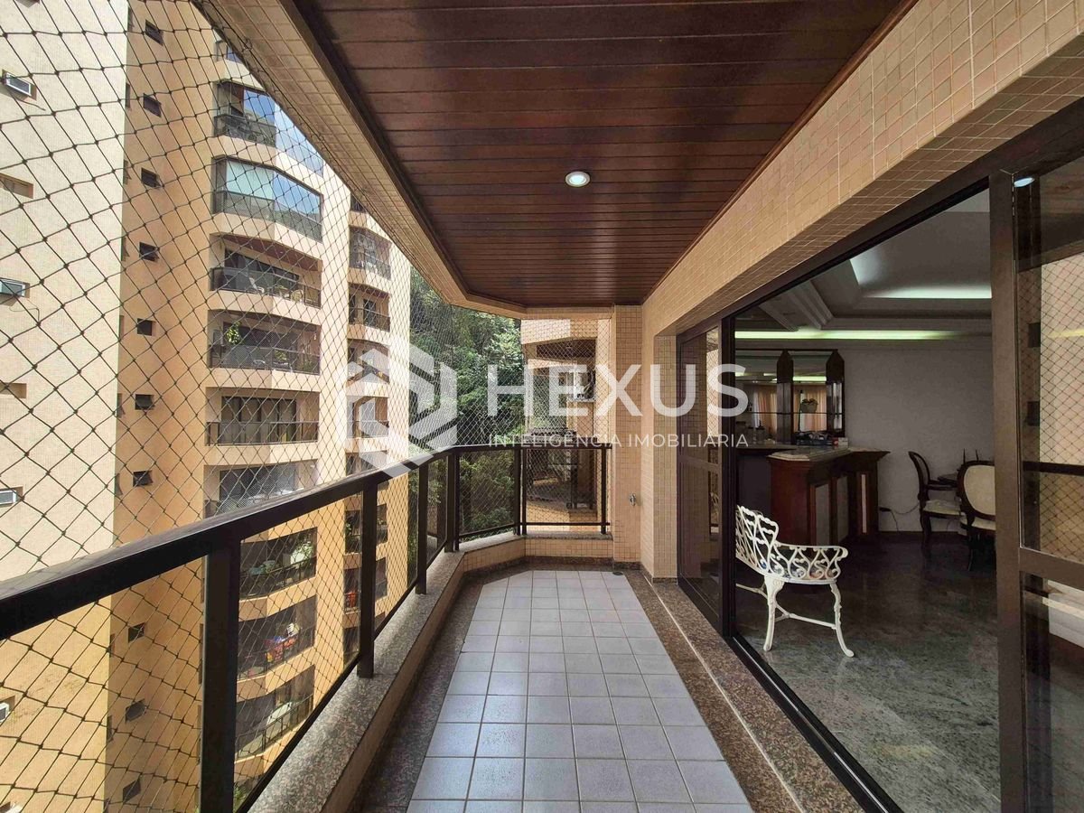 Foto 2 de Apartamento com varanda e lazer na Praia das Pitangueiras, Guaruja