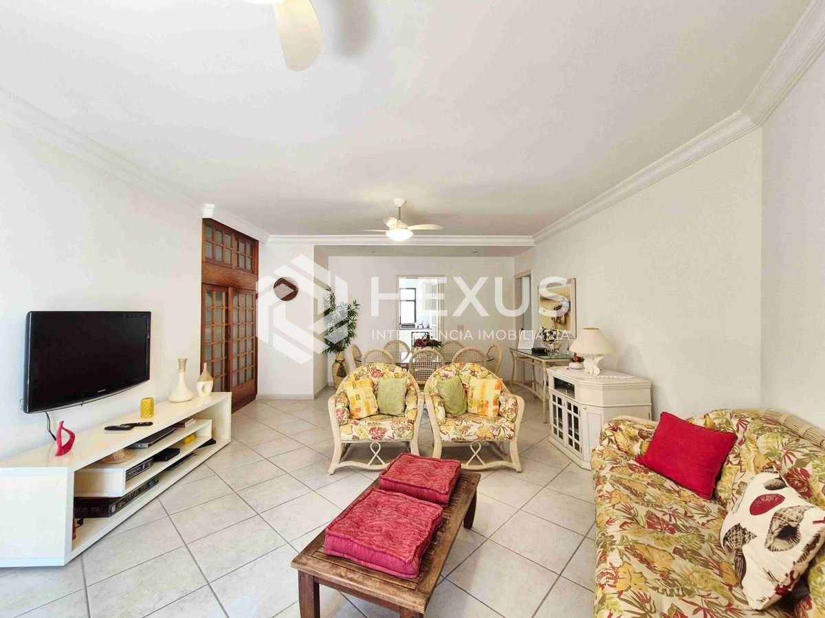 Foto 4 de Apartamento com varanda e lazer na Praia das Pitangueiras, Guaruja