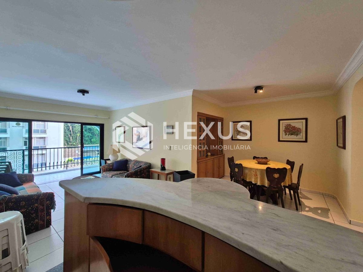 Foto 3 de Apartamento com varanda e lazer na Praia das Pitangueiras, Guaruja