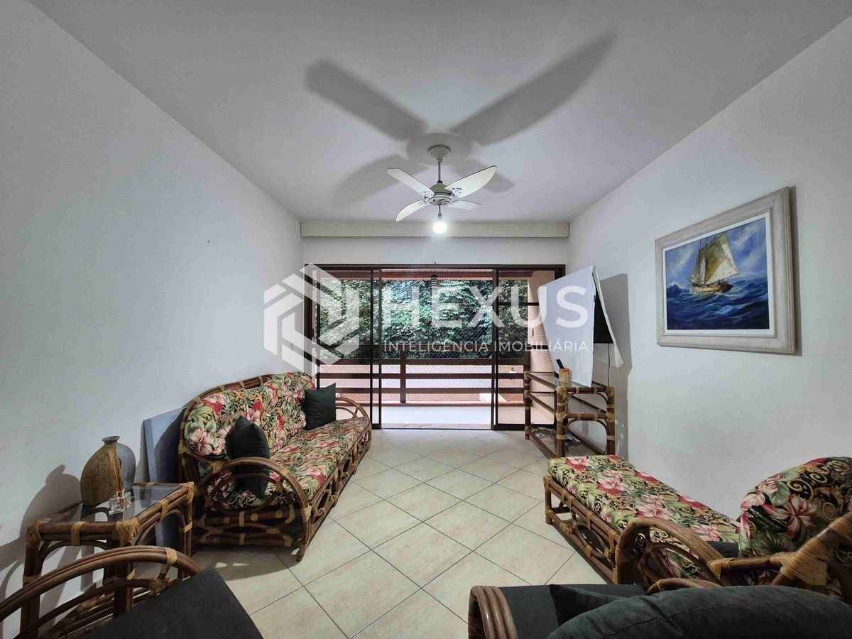 Foto 3 de Apartamento com varanda e lazer na Praia das Pitangueiras, Guaruja