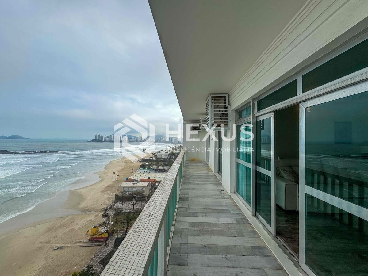 Foto 2 de Apartamento frente mar com varanda e vista mar na Praia das Pitangueiras, Guaruja