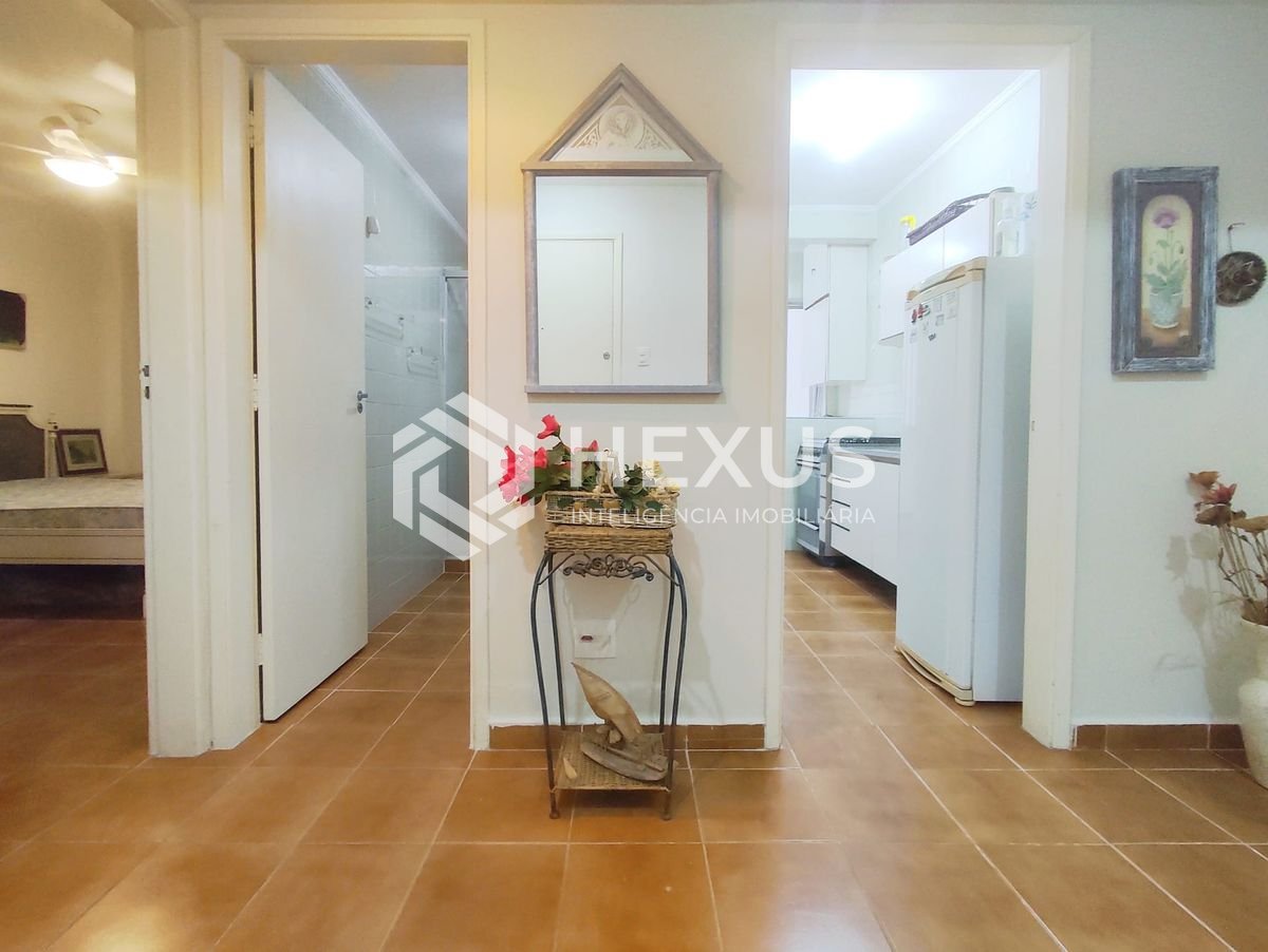 Foto 4 de Apartamento mobiliado a duas quadras da Praia das Pitangueiras, Guaruja