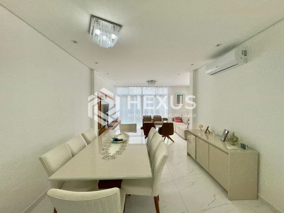 Foto 3 de Apartamento frente mar reformado com lazer na Praia das Pitangueiras, Guaruja