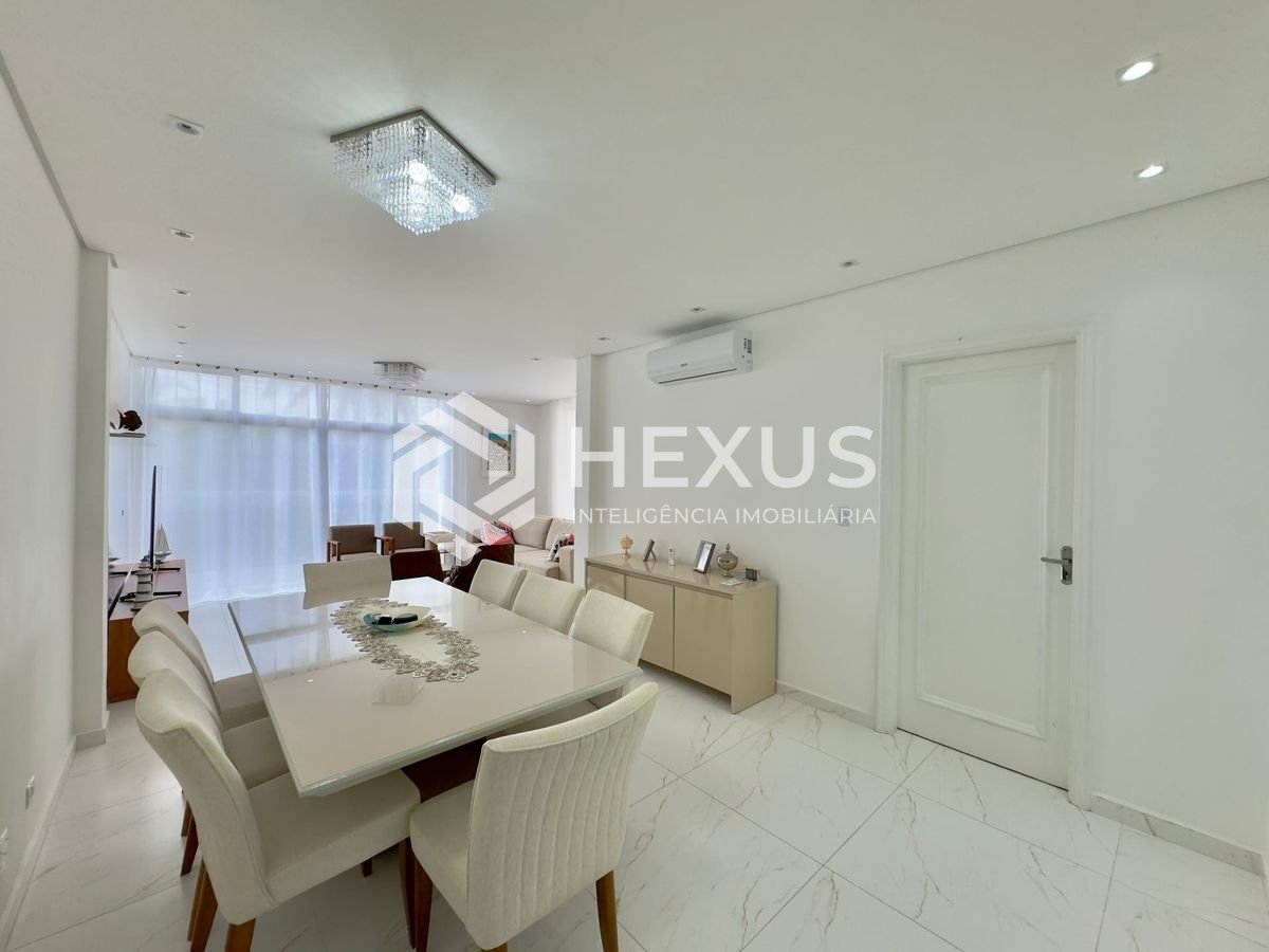 Foto 4 de Apartamento frente mar reformado com lazer na Praia das Pitangueiras, Guaruja