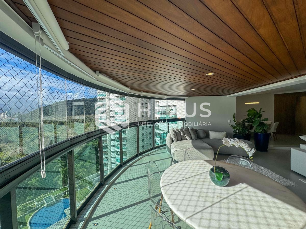 Foto 5 de Apartamento reformado frente mar com lazer de clube e varanda gourmet na Praia da Enseada, Guaruja