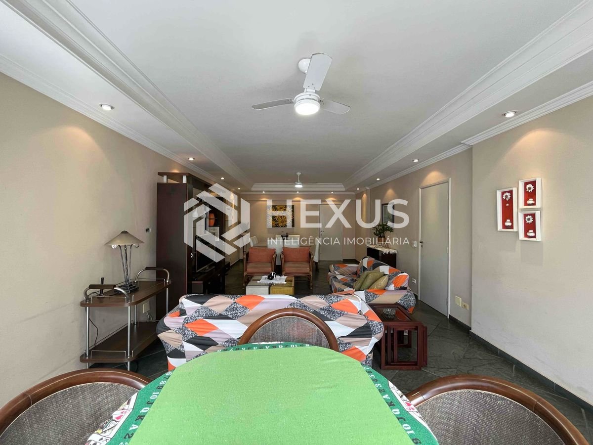 Foto 3 de Apartamento com varanda e lazer na beira mar da Praia das Pitangueiras, Guaruja