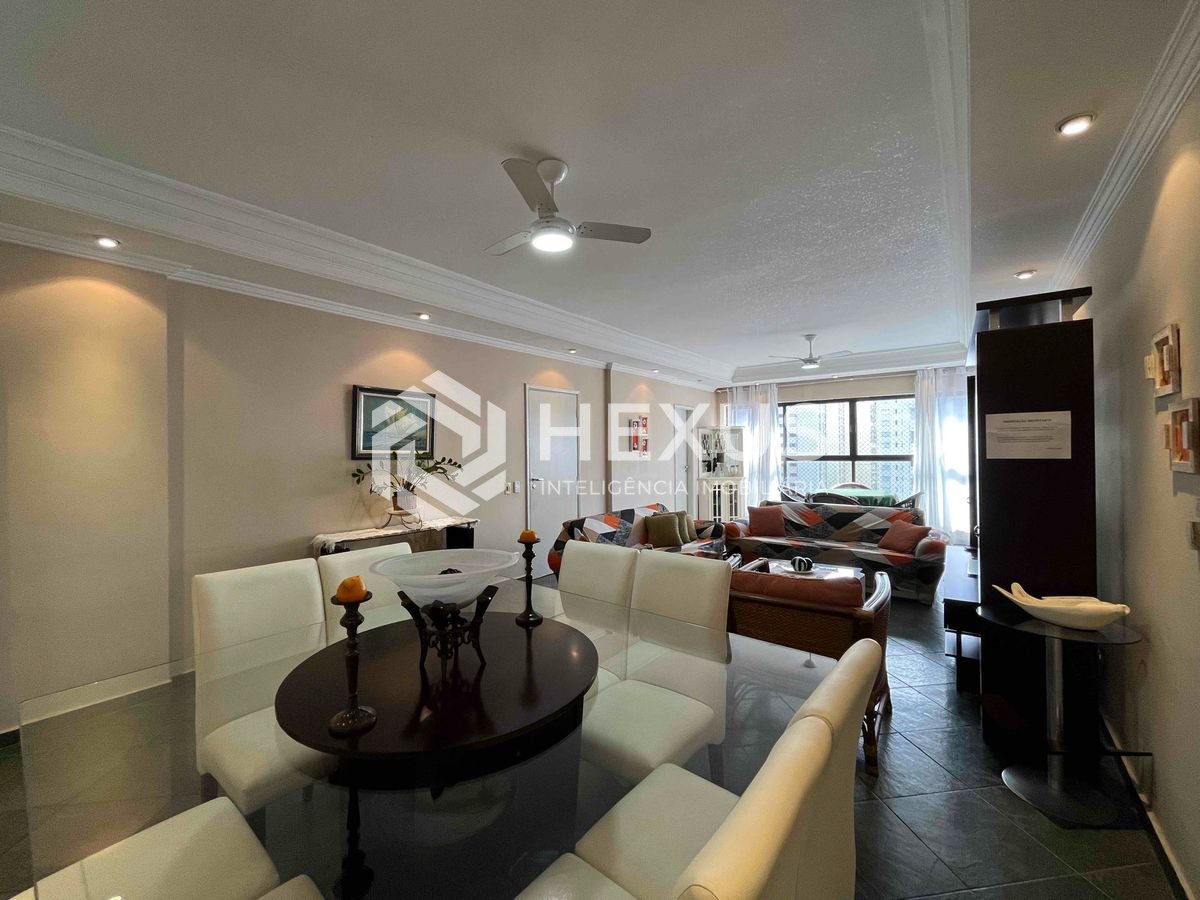 Foto 5 de Apartamento com varanda e lazer na beira mar da Praia das Pitangueiras, Guaruja