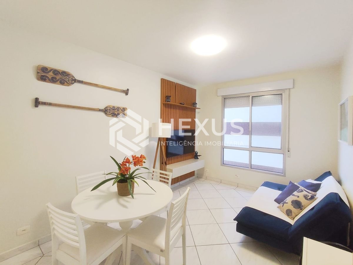 Foto 3 de Apartamento reformado na beira mar da Praia das Asturias, Guaruja