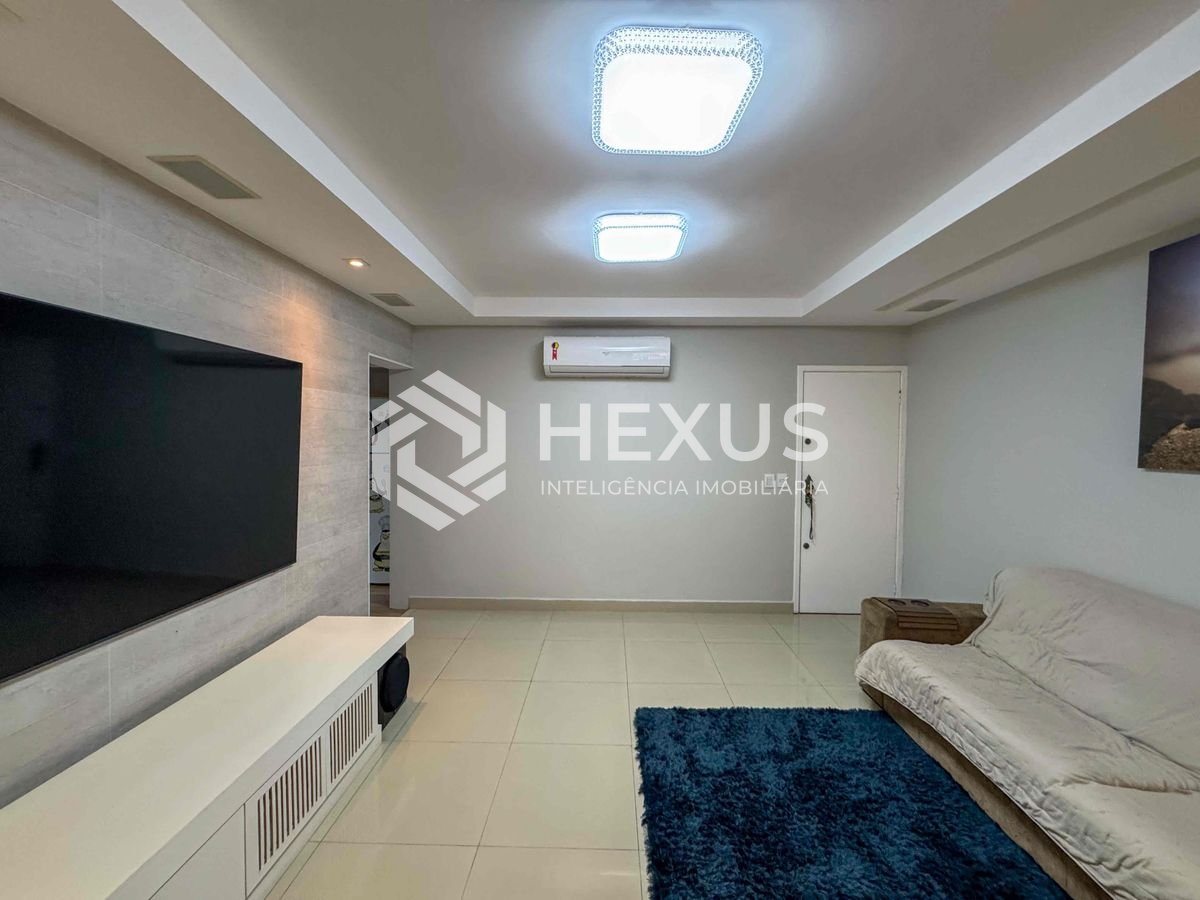 Foto 4 de Apartamento reformado com varanda gourmet vista mar e lazer na beira mar do Tombo, Guaruja