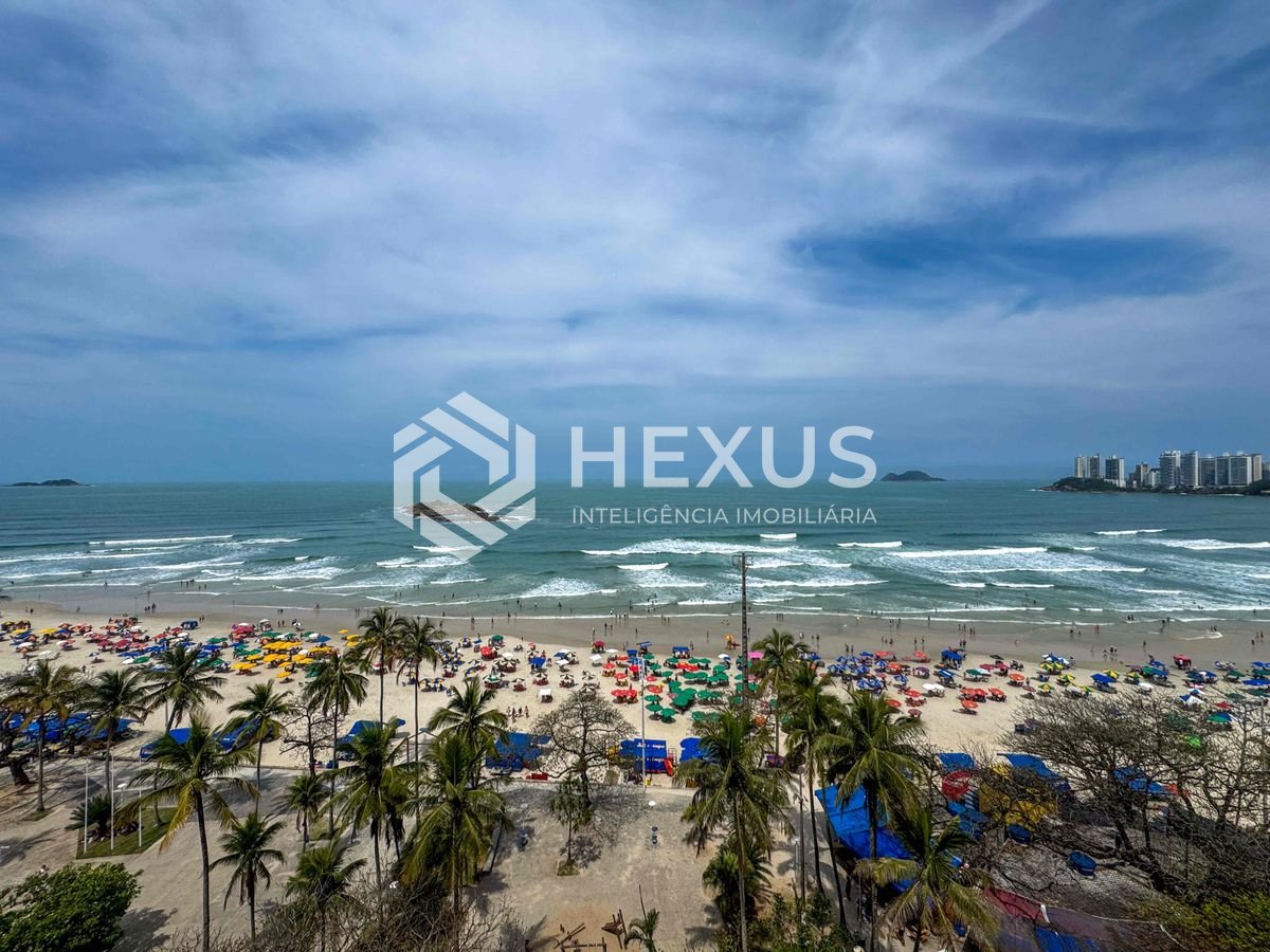 Foto 4 de Apartamento frente mar com varanda e vista mar na Praia das Pitangueiras, Guaruja