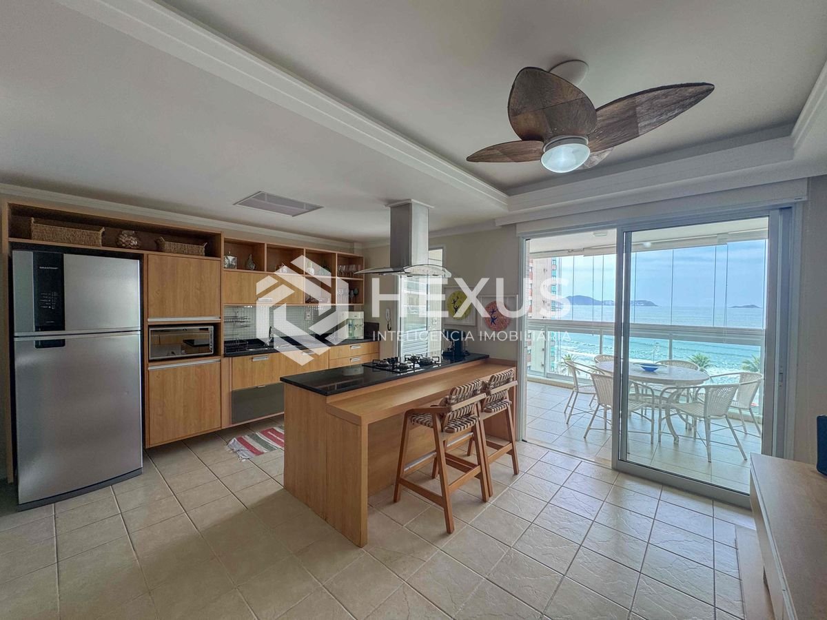 Foto 5 de Apartamento frente mar com varanda gourmet vista mar e lazer na Praia das Asturias, Guaruja