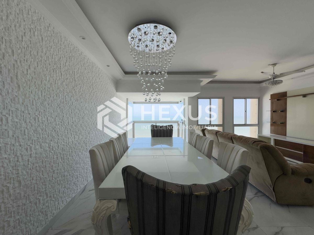 Foto 2 de Apartamento frente mar reformado com varanda e vista mar na Praia das Pitangueiras, Guaruja