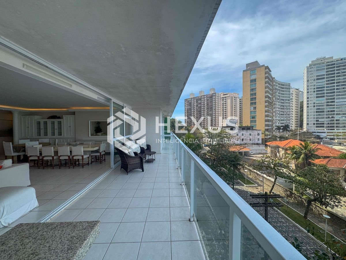 Foto 5 de Apartamento reformado frente mar com varanda vista mar e lazer na Praia das Pitangueiras, Guaruja