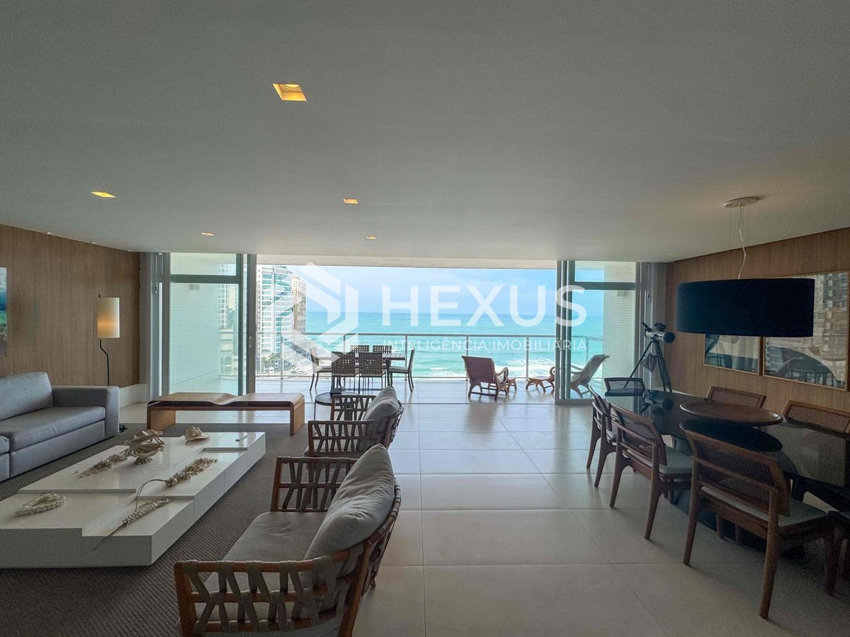 Foto 5 de Apartamento frente mar reformado com varanda e lazer na Praia das Pitangueiras, Guaruja