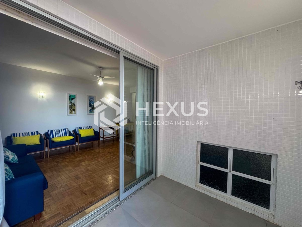 Foto 5 de Apartamento frente mar com varanda vista mar na Praia das Pitangueiras, Guaruja