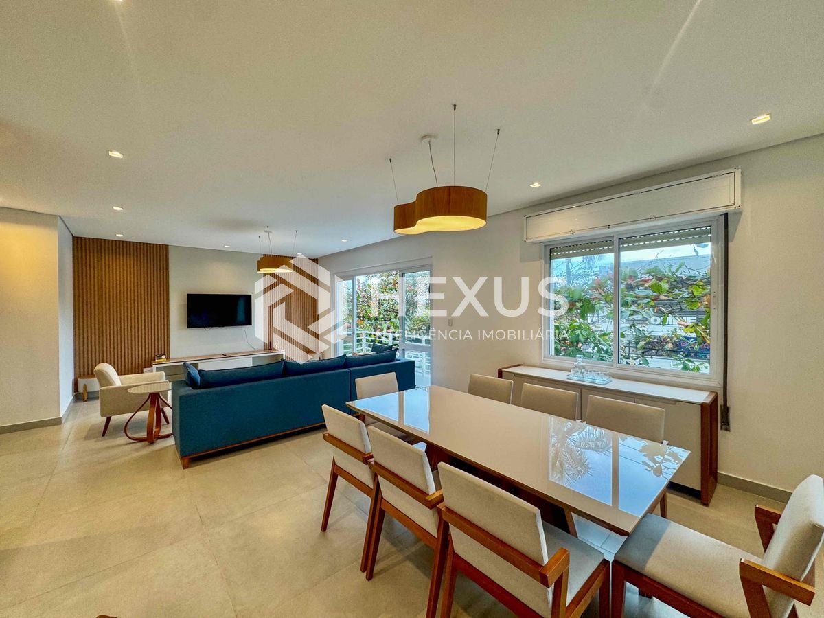 Foto 3 de Apartamento reformado frente mar com varanda vista mar na Praia das Pitangueiras, Guaruja