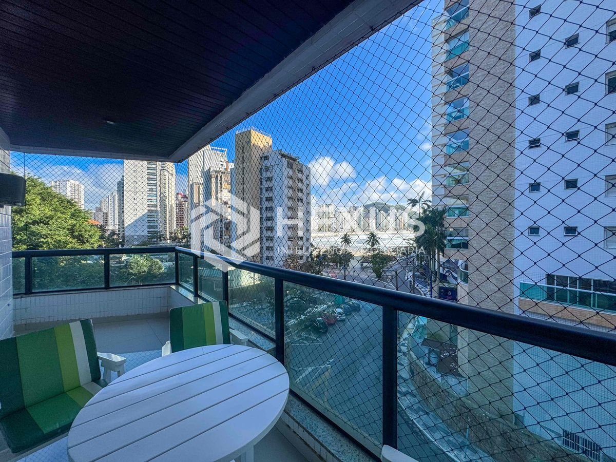 Foto 5 de Apartamento com varanda e vista para o mar na Praia das Astúrias, Hexus
