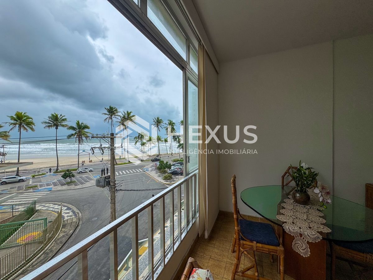 Foto 2 de Apartamento frente mar com vista mar na Praia das Pitangueiras, Guaruja