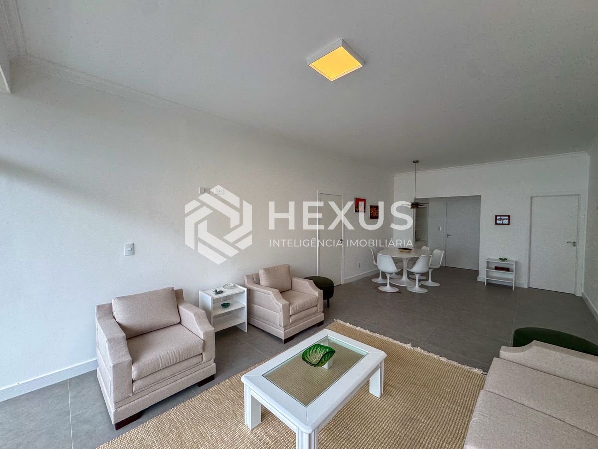 Foto 5 de Apartamento frente mar com varanda na Praia das Pitangueiras, Guaruja