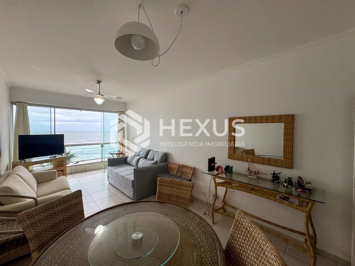 Foto 2 de Apartamento frente mar com varanda na Praia das Pitangueiras, Guaruja