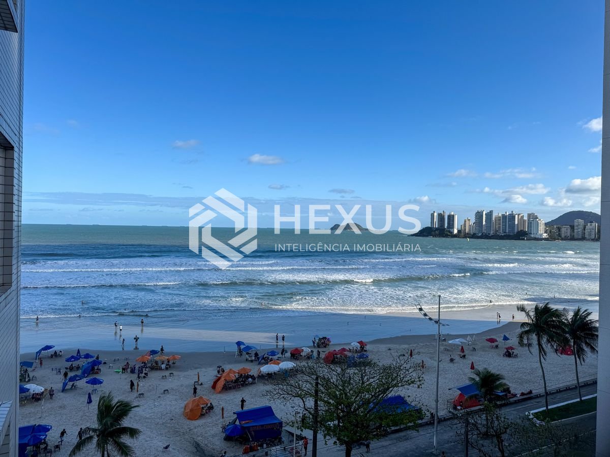 Foto 3 de Apartamento frente mar com varanda e vista na Praia das Pitangueiras, Guaruja