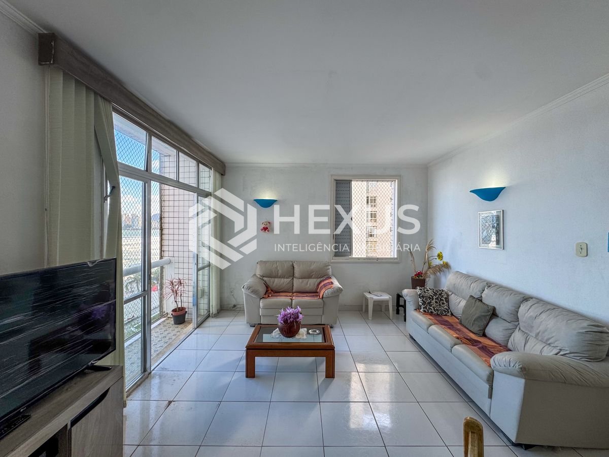 Foto 5 de Apartamento frente mar com varanda e vista na Praia das Pitangueiras, Guaruja