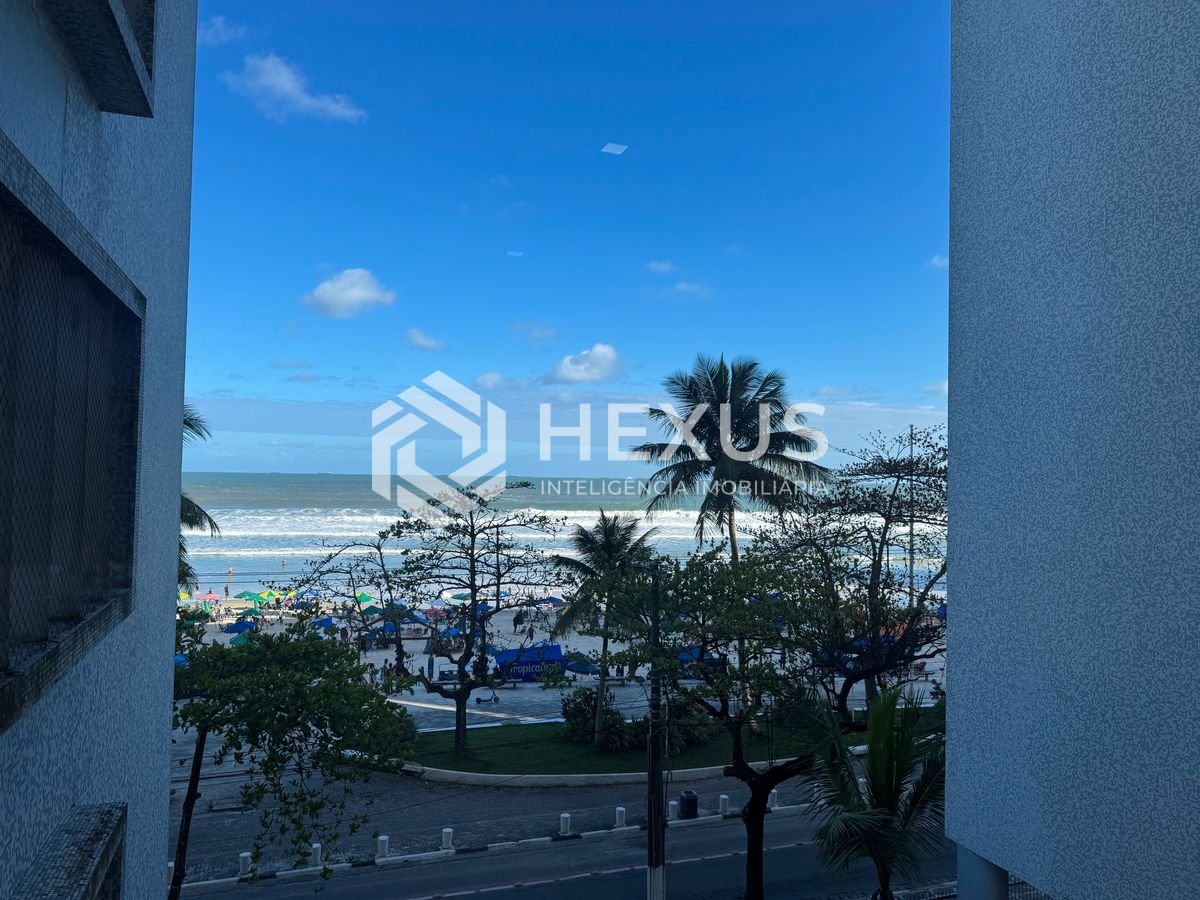 Foto 3 de Apartamento frente mar reformado com varanda da Praia das Pitangueiras, Guaruja