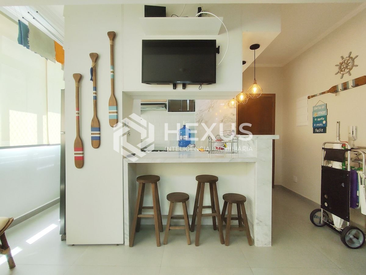Foto 4 de Apartamento reformado e mobiliado na quadra mar da Praia das Asturias, Guaruja