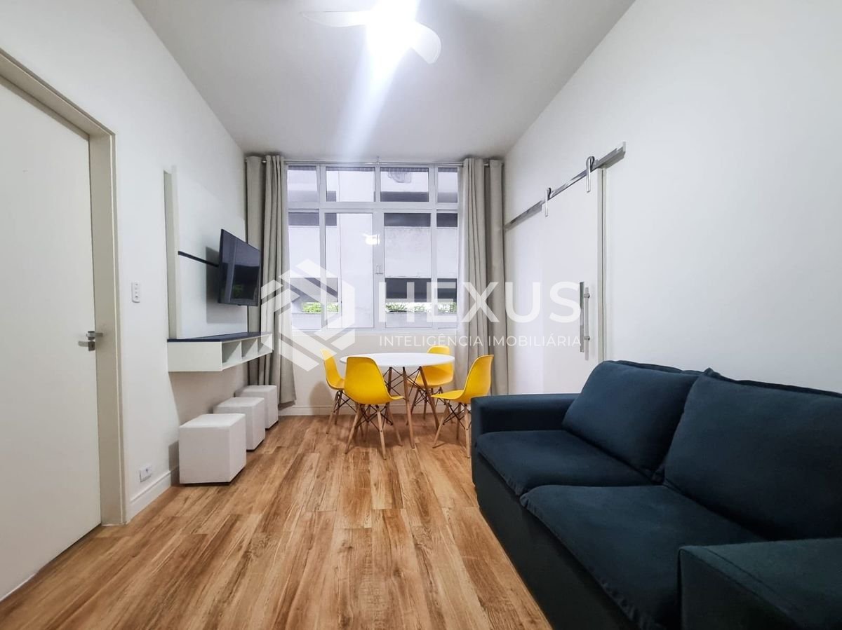 Foto 2 de Apartamento reformado e mobiliado a uma quadra da Praia das Pitangueiras, Guaruja
