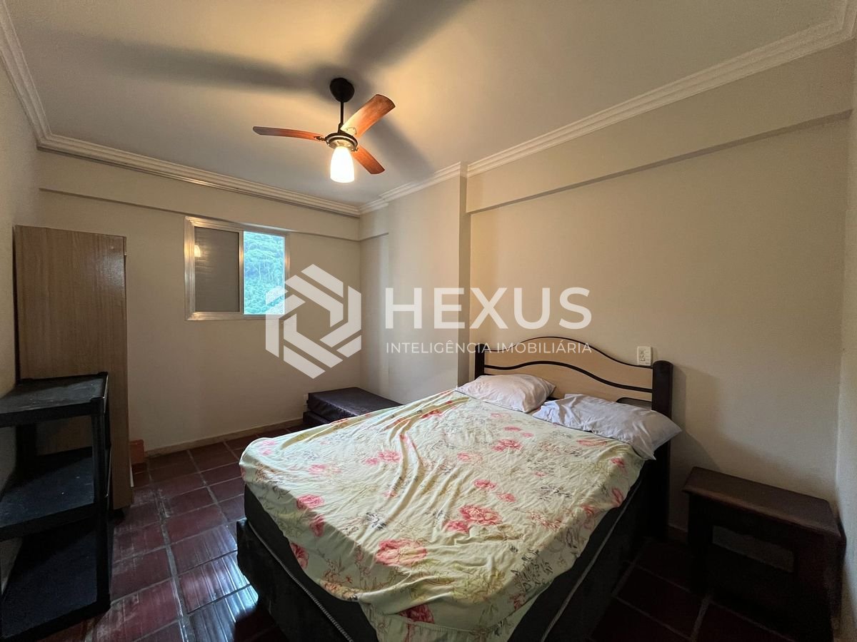 Foto 5 de Apartamento com despesas baixas a duas quadras da Praia das Pitangueiras, Guaruja