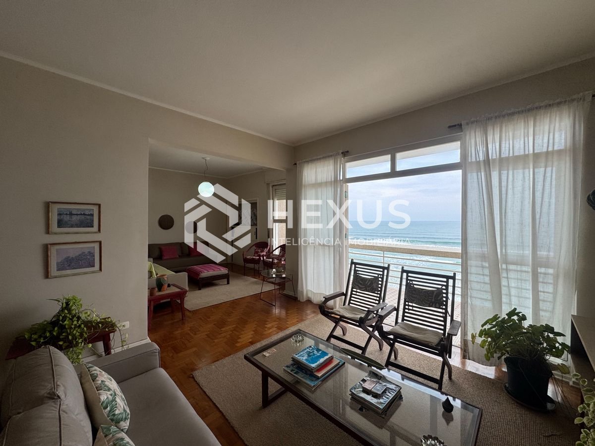 Foto 3 de Apartamento frente mar com varanda e vista mar na Praia das Pitangueiras, Guaruja
