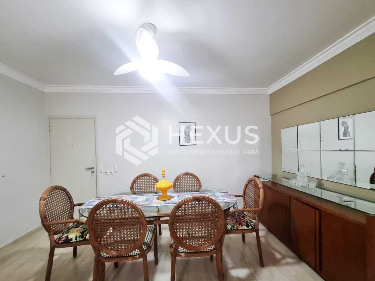 Foto 2 de Apartamento reformado e mobiliado a uma quadra da Praia das Pitangueiras, Guaruja