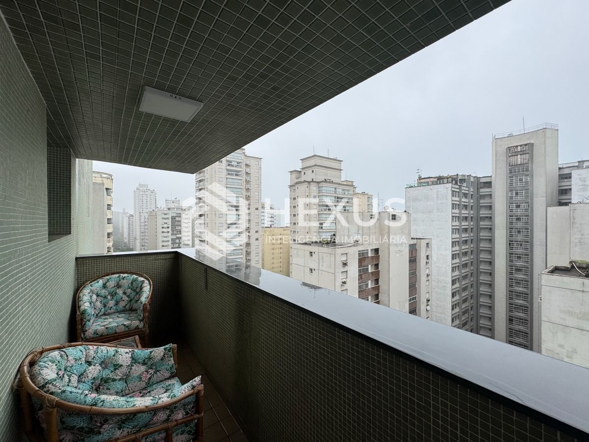 Foto 4 de Apartamento com varanda e vista mar a uma quadra da Praia das Pitangueiras, Guaruja