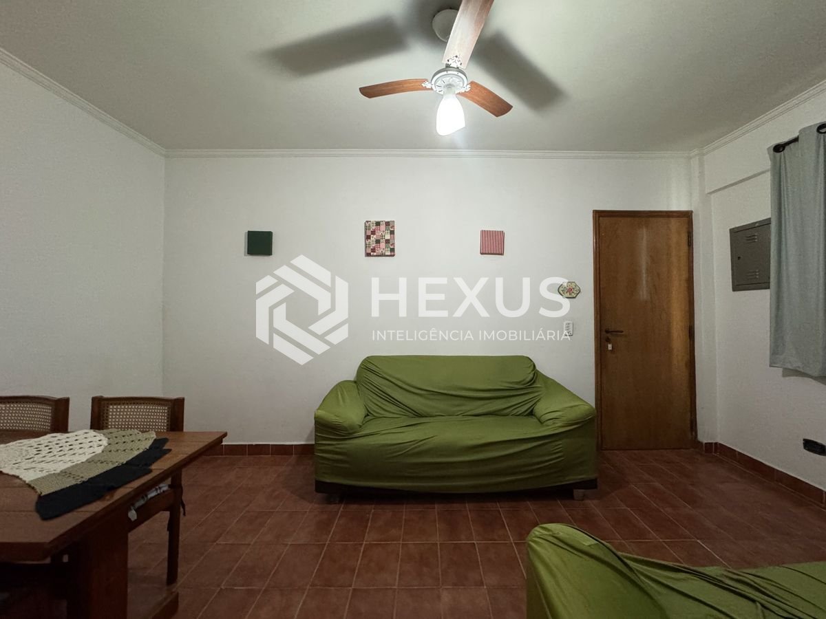 Foto 3 de Apartamento mobiliado com despesas baixas a duas quadras da Praia das Pitangueiras, Guaruja