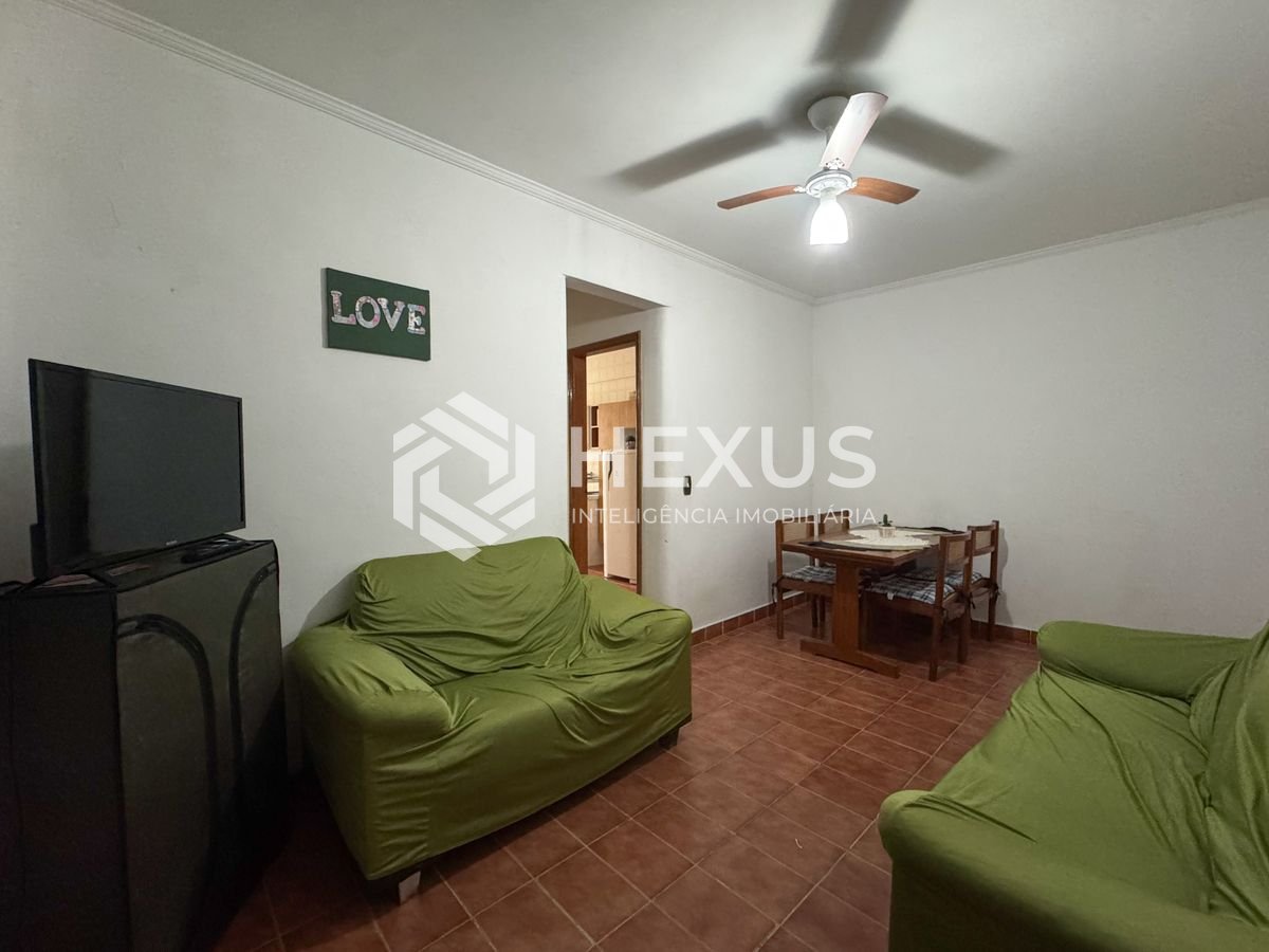 Foto 5 de Apartamento mobiliado com despesas baixas a duas quadras da Praia das Pitangueiras, Guaruja