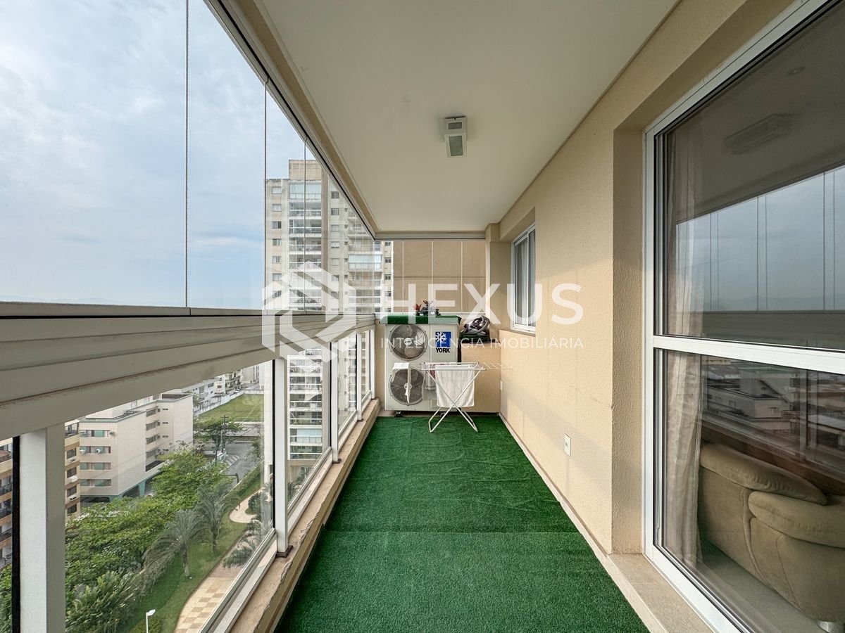 Foto 5 de Apartamento com varanda e lazer completo na Praia das Asturias, Guaruja