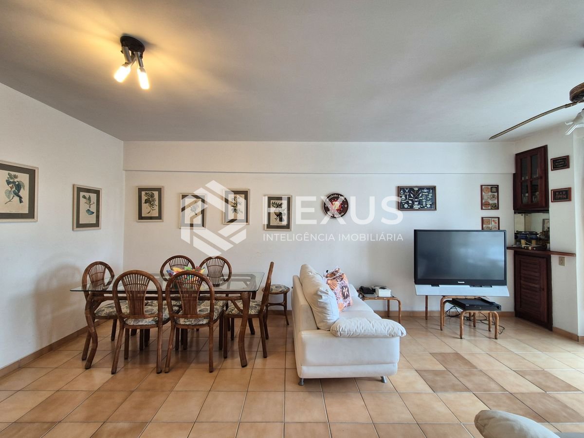 Foto 4 de Apartamento com varanda e lazer na Praia das Pitangueiras, Guaruja