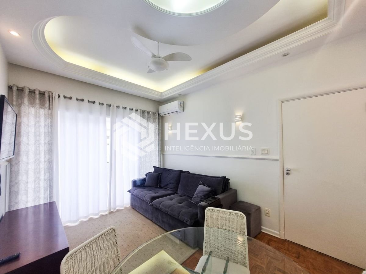 Foto 2 de Apartamento reformado na quadra mar da Praia das Pitangueiras, Guaruja