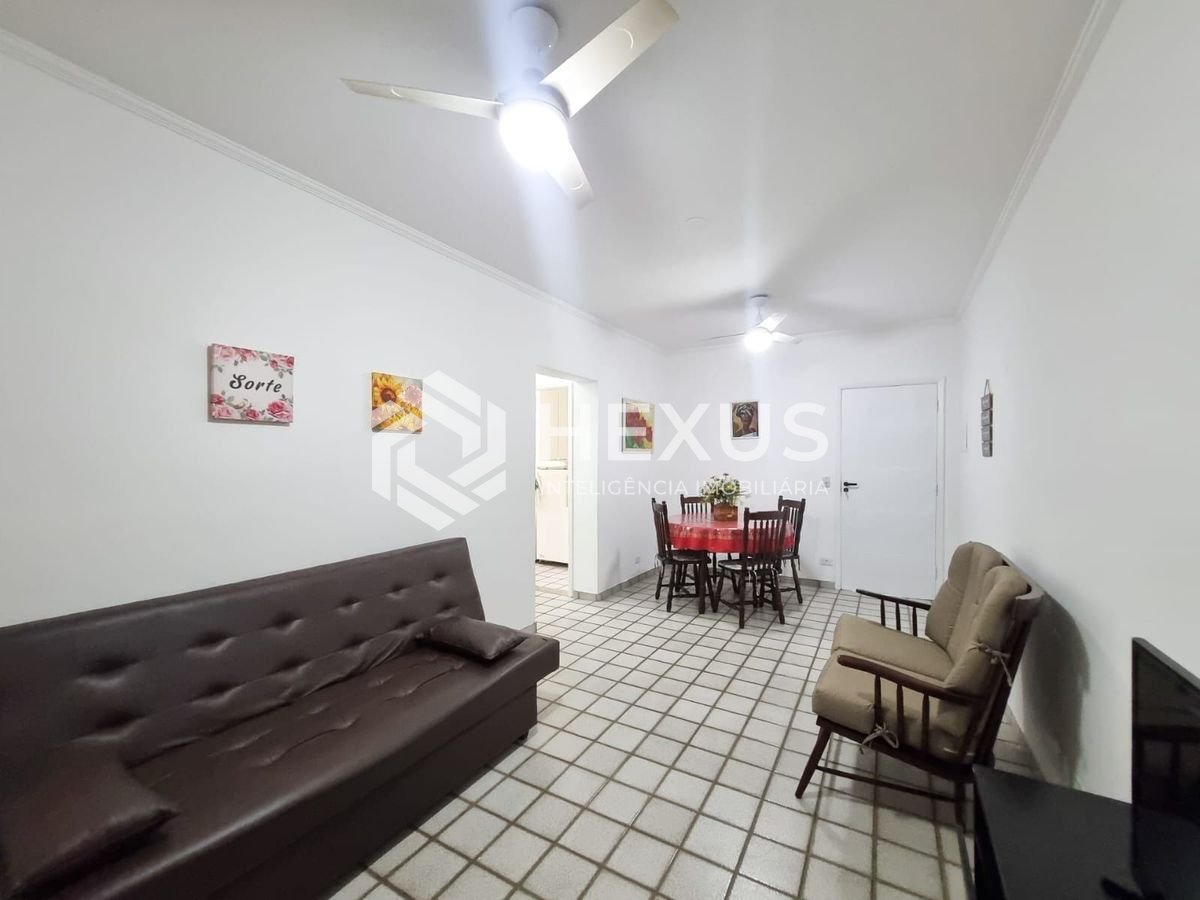 Foto 3 de Apartamento a duas quadras da Praia das Pitangueiras, Guaruja