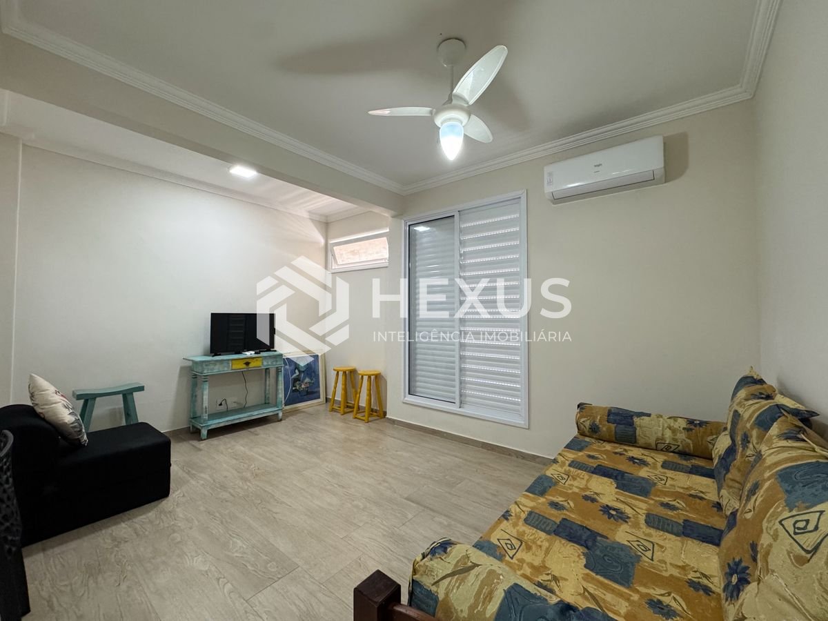 Foto 2 de Apartamento reformado e mobiliado a uma quadra da Praia das Pitangueiras, Guaruja