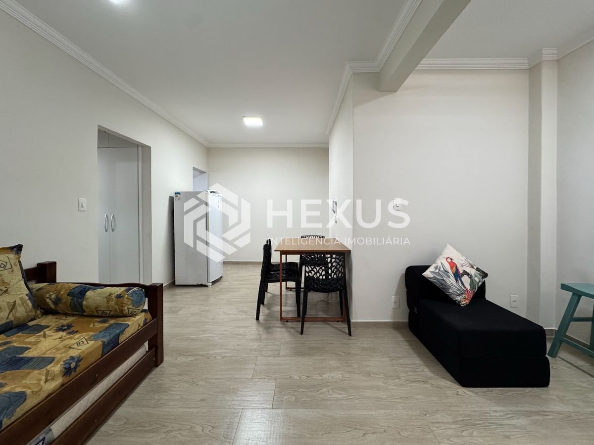 Foto 4 de Apartamento reformado e mobiliado a uma quadra da Praia das Pitangueiras, Guaruja