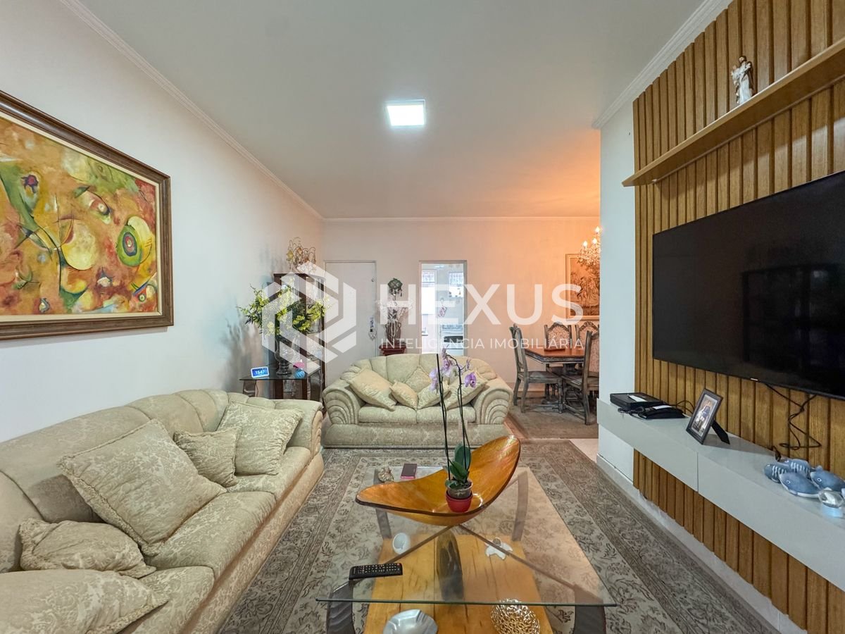 Foto 5 de Apartamento com varanda a uma quadra da Praia das Pitangueiras, Guaruja